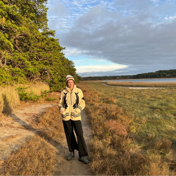 Meet your Posher, Cristina - Picture 1 of 1